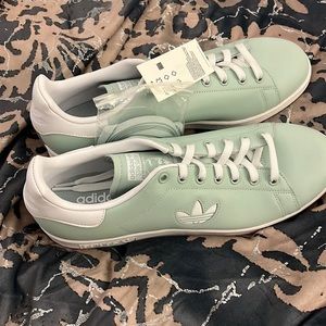 Adidas tennis shoes